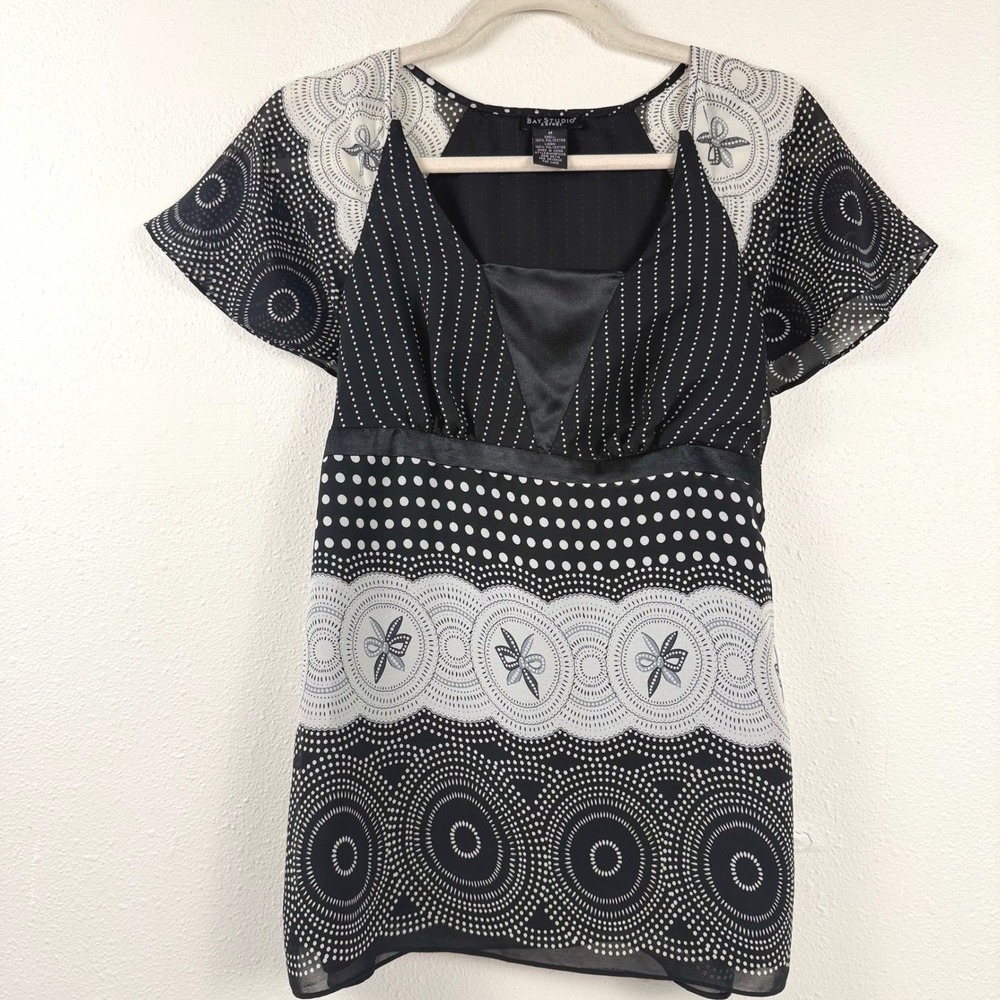 Bay Studio Black & White Geometric Career Blouse Empire Waist Tie Flutter Size M